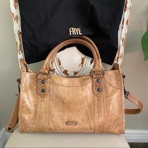 Frye Melissa Satchel in Beige Great Condition!! 🔥